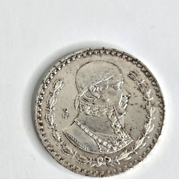 1965 Mexican One Peso Coin Collectible - Picture 1 of 2